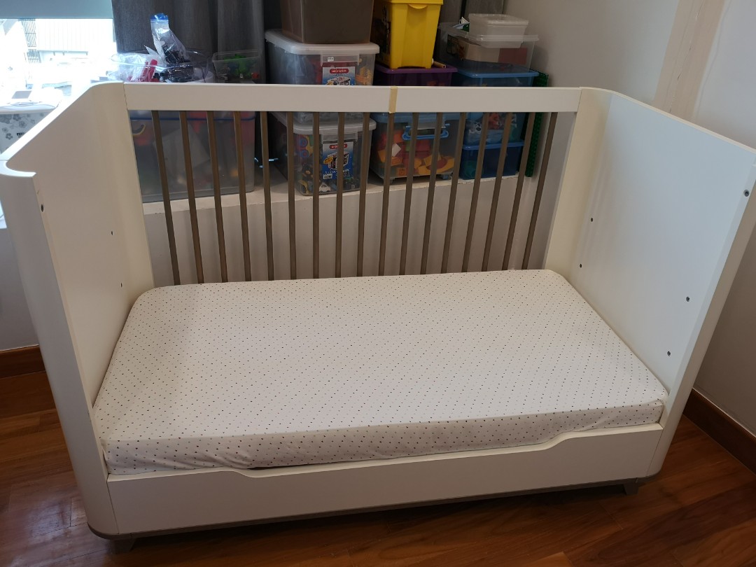 adjustable cot bed