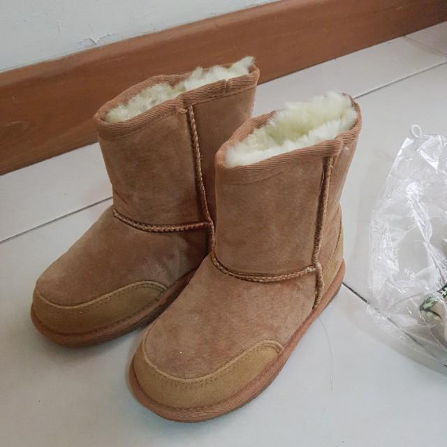 boys ugg shoes