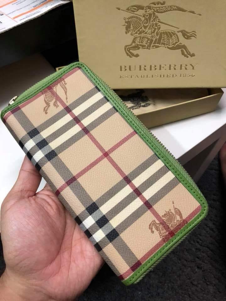 Burberry Wallet Green Zippy (Premium Grade), Women's Fashion, Bags & Wallets,  Purses & Pouches on Carousell