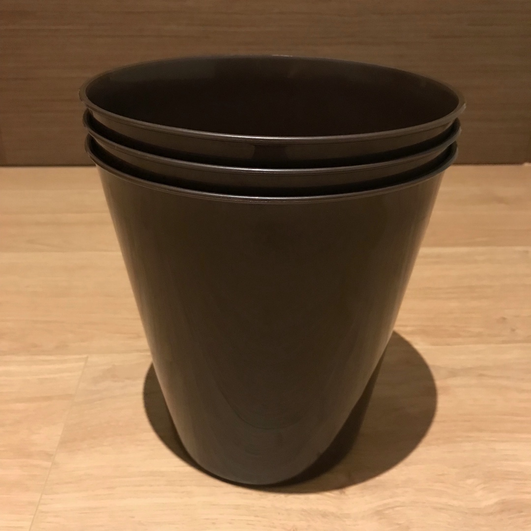 Daiso Plastic Waste/Rubbish Bins, Everything Else on Carousell