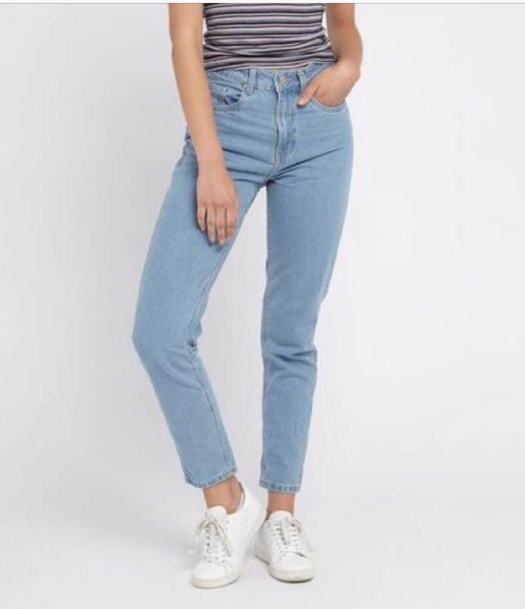 mom jeans reserved