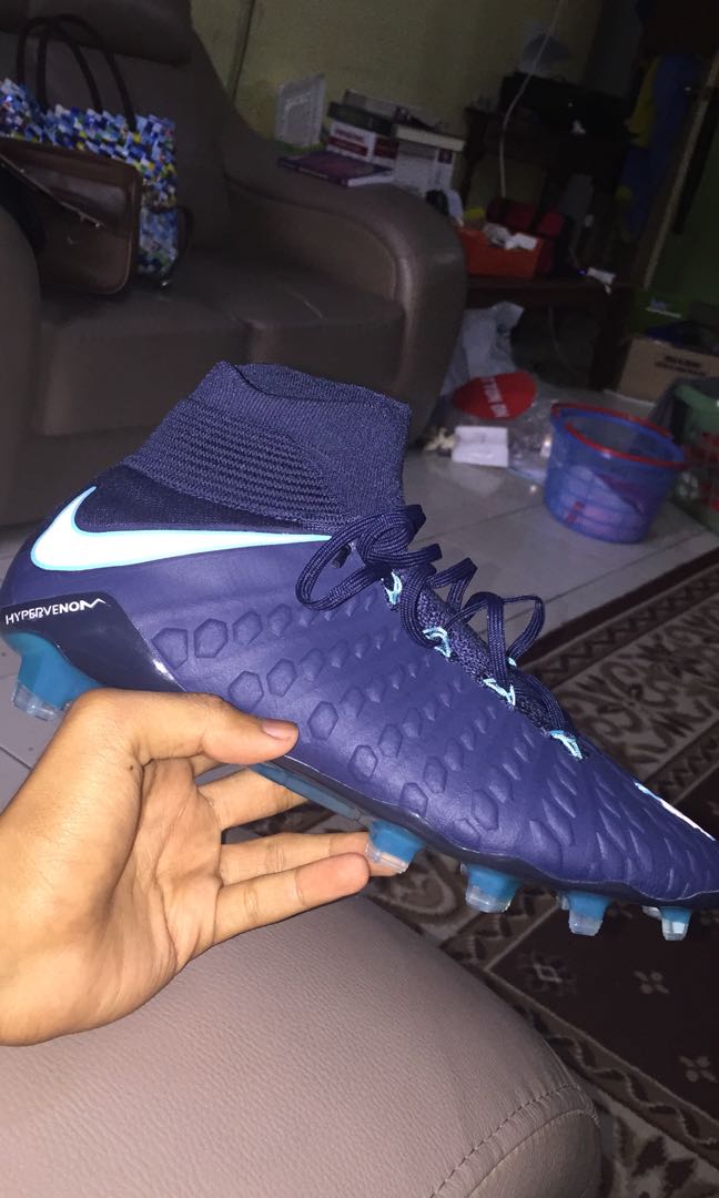 kasut bola nike phantom