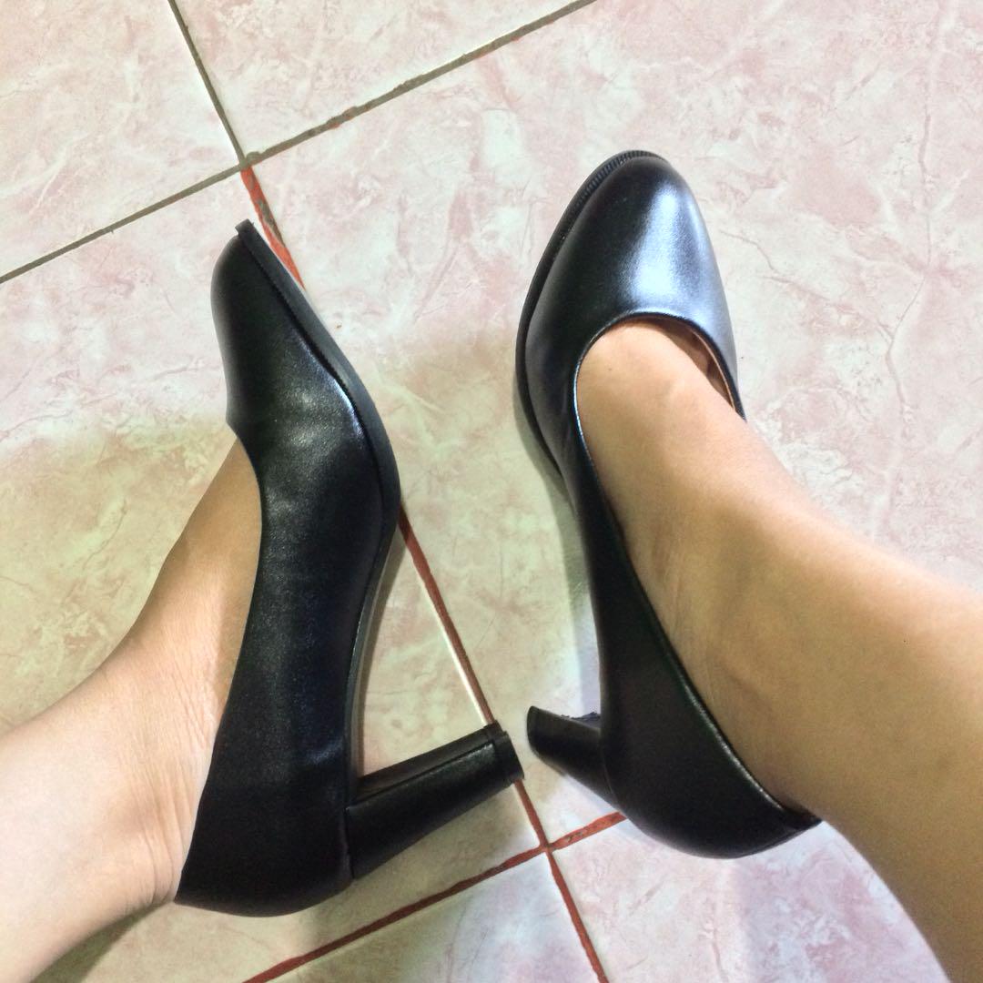 Heels Hitam Buat Kerja Fesyen Wanita Sepatu Di Carousell