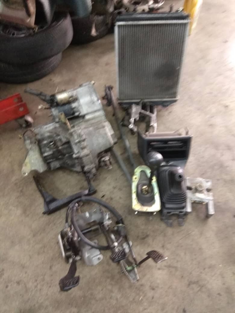 Kelisa / kenari 1.0 manual gearbox complete set, Everything Else
