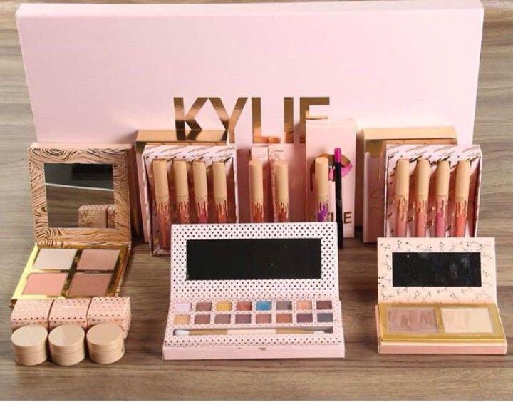 Makeup Set (Category: Makeup) located in Singapore. Submitted by putrikaira (Listing ID 185387537, Image 1). Description: .