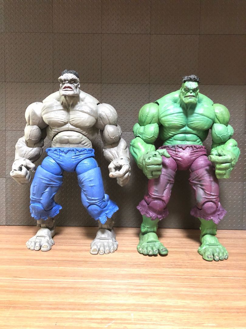 grey hulk toy