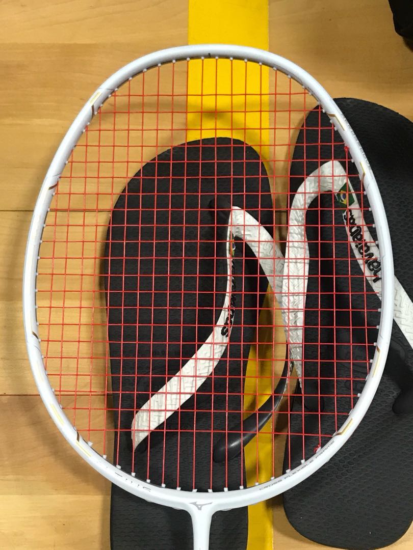 Mizuno Altius tour badminton racket