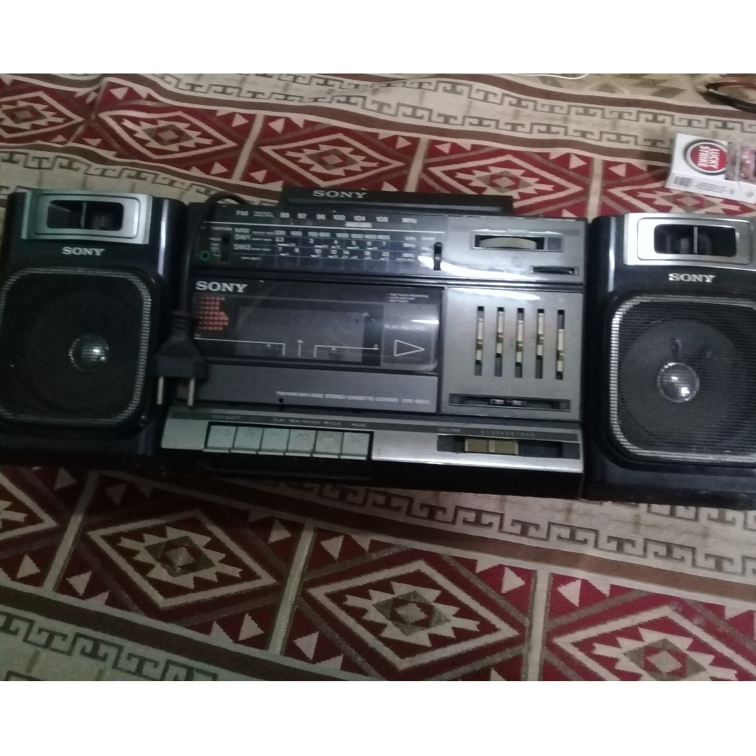 radio tape sony cfs 1000s jadul vintage, Antik, Lainnya di Carousell