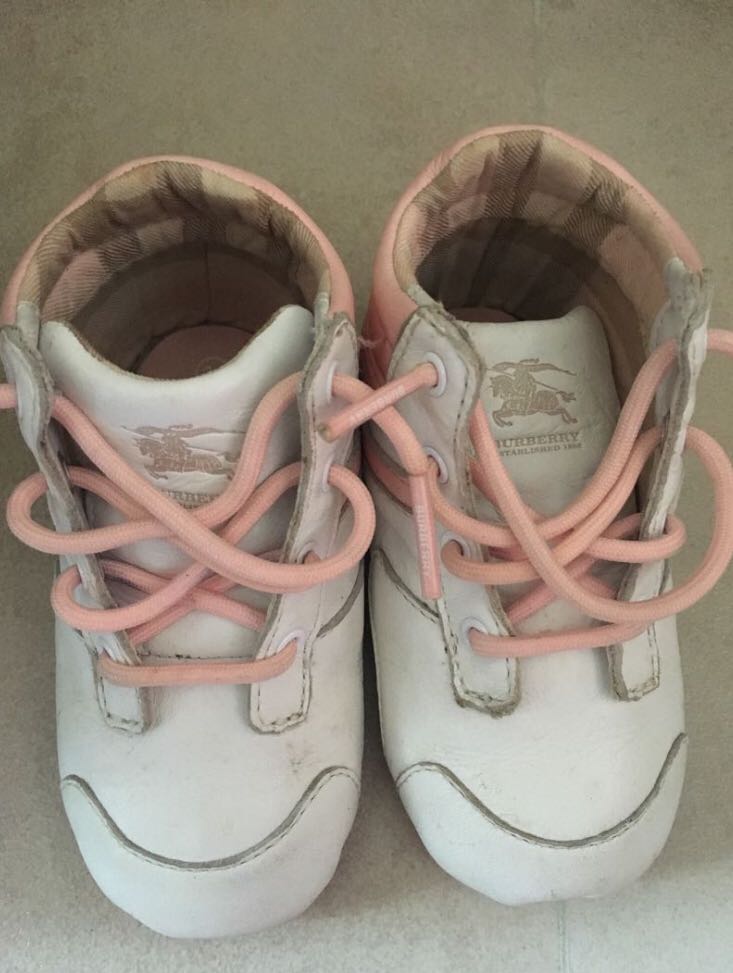 burberry baby shoes