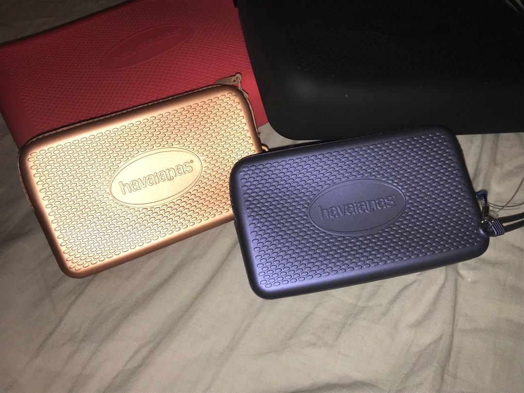 havaianas pouch