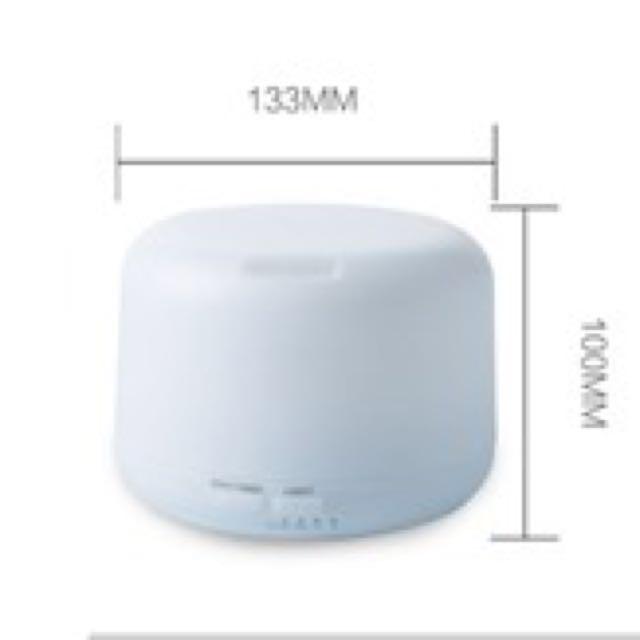 Humidifier / Mist Diffuser (Category: Air Conditioners & Heating) located in Singapore. Submitted by jnc_ng (Listing ID 82583392, Image 3). Description: ***** Humidifier / Mist Diffuser **** 🔥🔥CLEARANCE🔥🔥 Limited stock + FREE 2 bottle of essential oil (random) Functions: - Ultrasonic Humidifier - Aroma / Essential oil diffuser - Air Purifier - Nigh Light (7 light colours) – can select continuous or just one colour - Insect Repellent Other fea