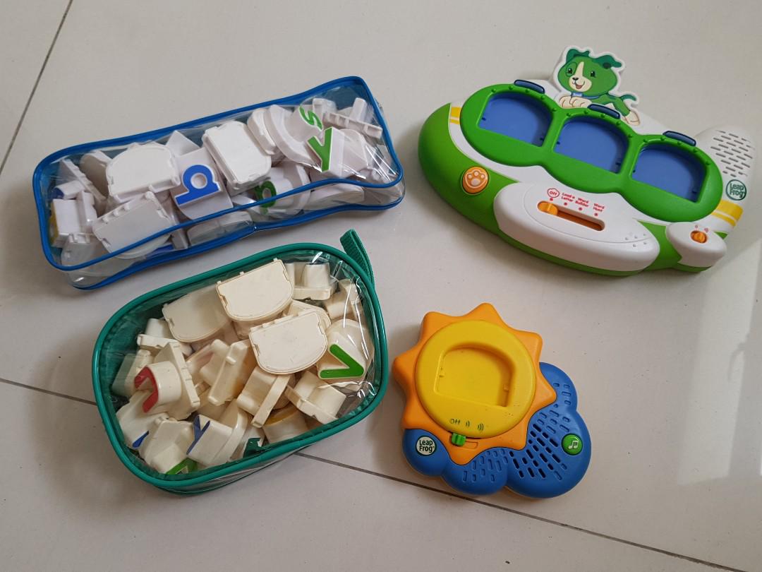 Leapfrog reader (Category: Children's Books) located in Singapore. Submitted by ladygreytea (Listing ID 185638806, Image 2). Description: Leapfrog reader. Set of 2. Used. In working condition..