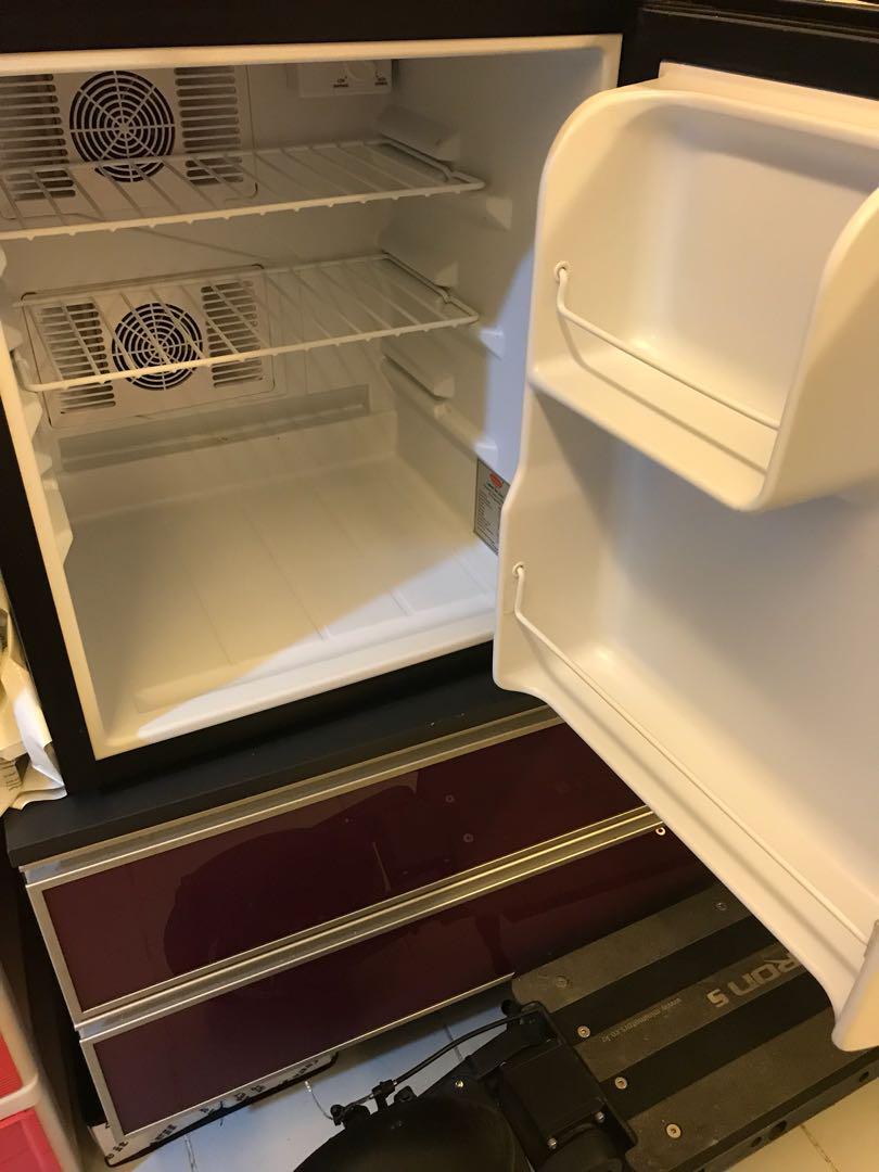 Mini fridge, TV & Home Appliances, Kitchen Appliances, Refrigerators & Freezers on Carousell