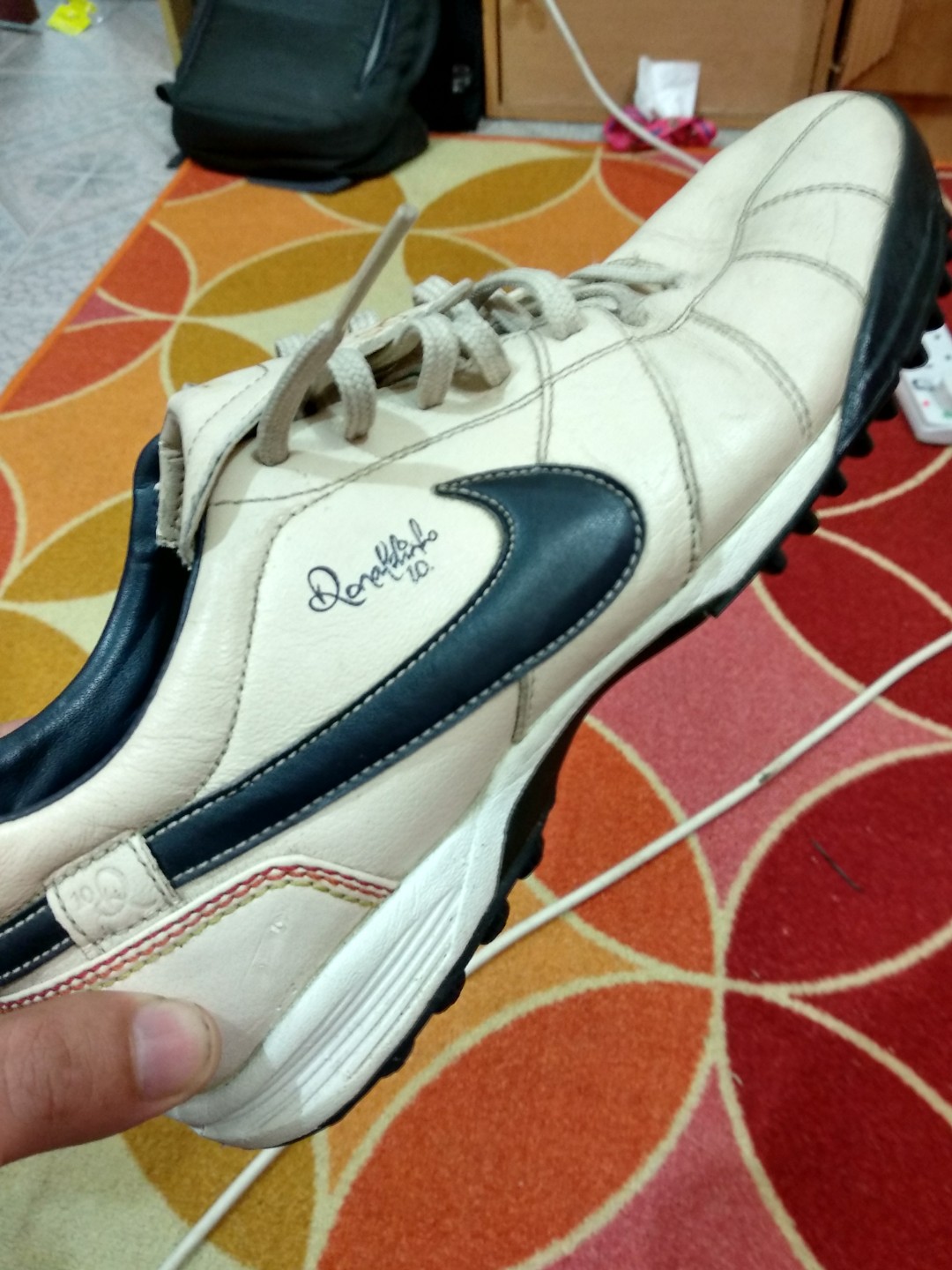 nike ronaldinho trainers