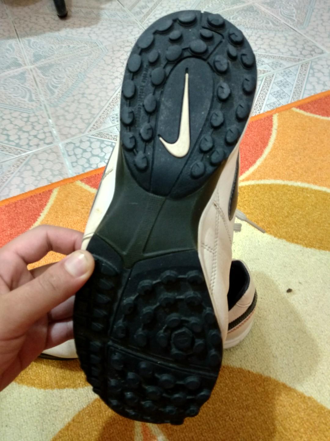 nike ronaldinho trainers