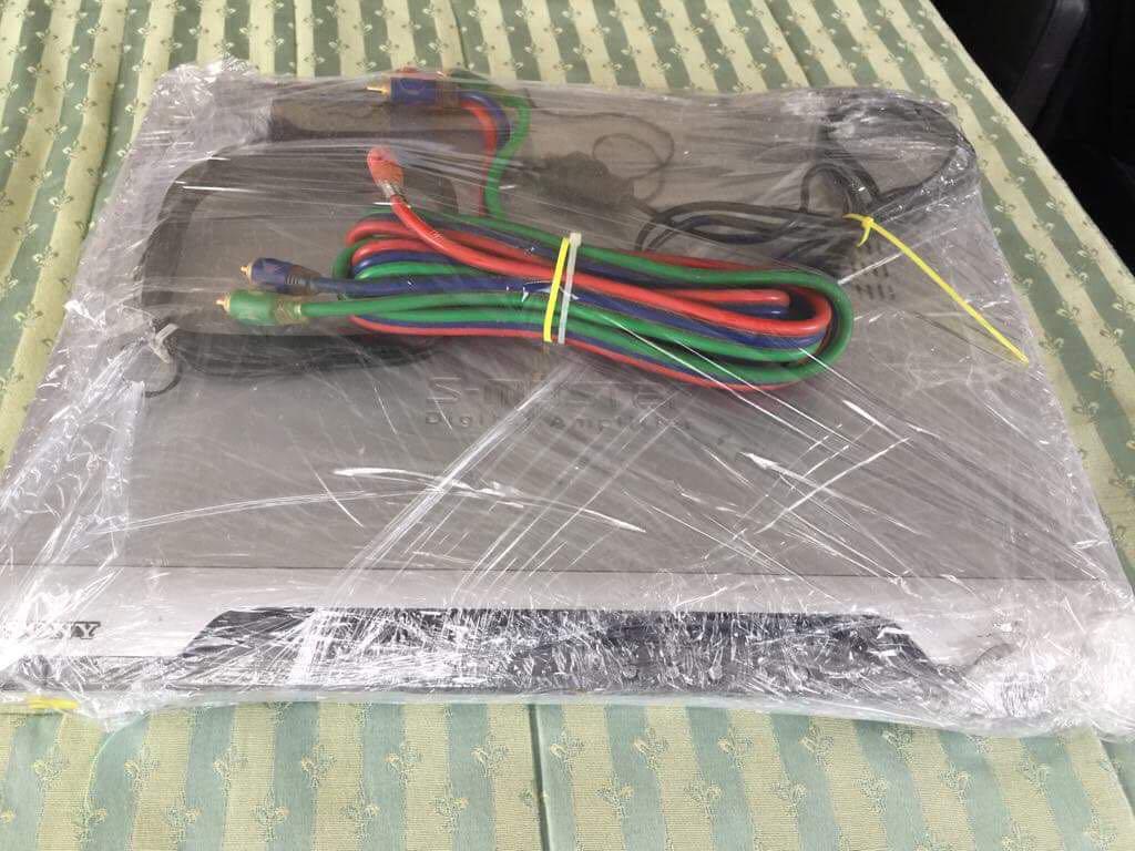 Sony DVD Player (Category: Portable Music Players) located in Manila. Submitted by notpapayas (Listing ID 185704976, Image 1). Description: .
