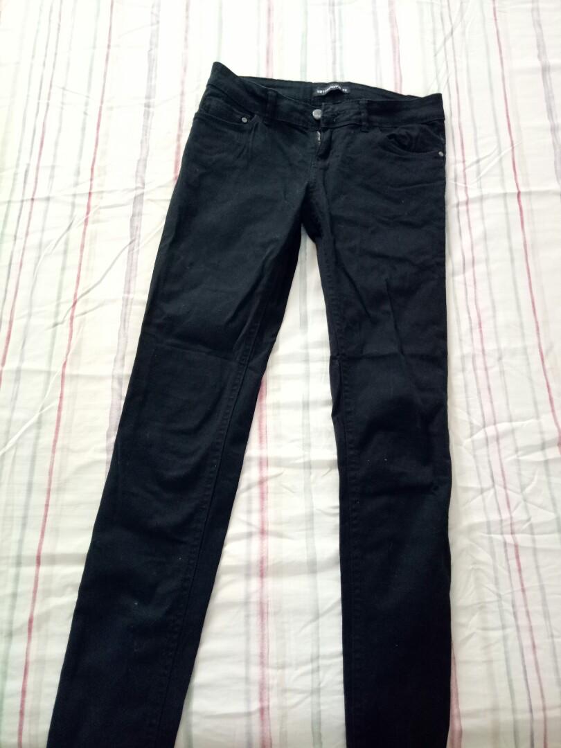 Terranova Slim Fit Black Pants (Category: Other Bottoms) located in Carmona. Submitted by genperf (Listing ID 185558305, Image 1). Description: Preloved Terranova black pants slim fit size XS (25/26) used only a couple of times, still in good condition..