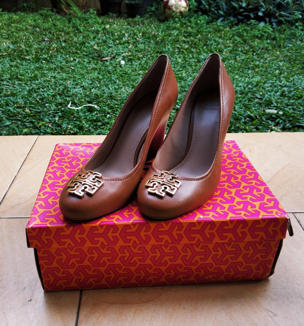 Tory burch melinda wedge deals
