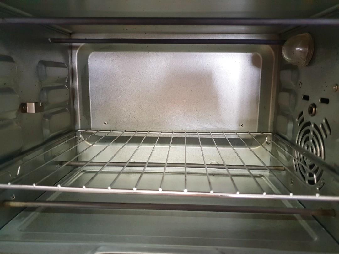 Toyomi Turbo Wind and Rotisserie 2 in 1 Convection Oven Toaster Oven