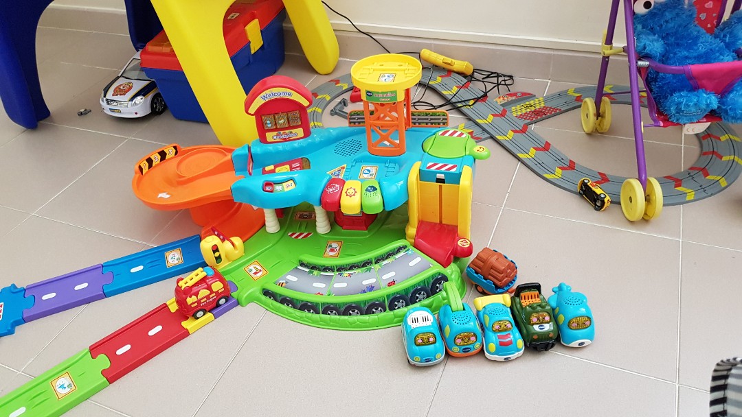 toot toot garage set