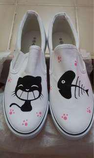 Cat fish bone shoes