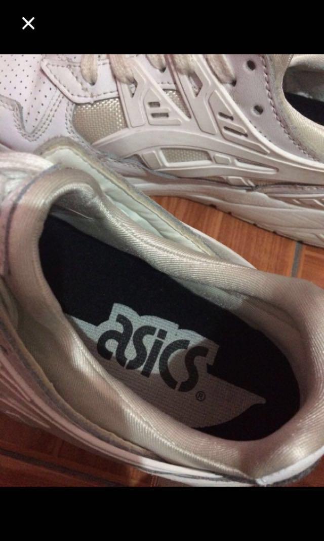 ASICS TIGER GEL KAYANO WHITE (Category: Sneakers) located in Calamba. Submitted by gadgets.aa (Listing ID 184059301, Image 3). Description: Replica IN GOOD CONDITION WITH ASICS BOX RFS: HINDI NA PO NAGAGAMIT. NEED FUNDS LANG :( Pm me if interested .