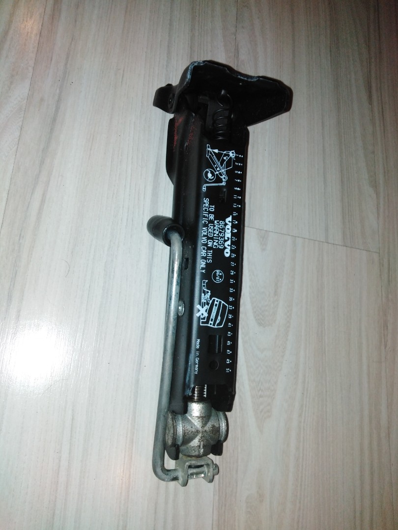Car Hydraulic Jack (Volvo), Car Accessories, Accessories on Carousell