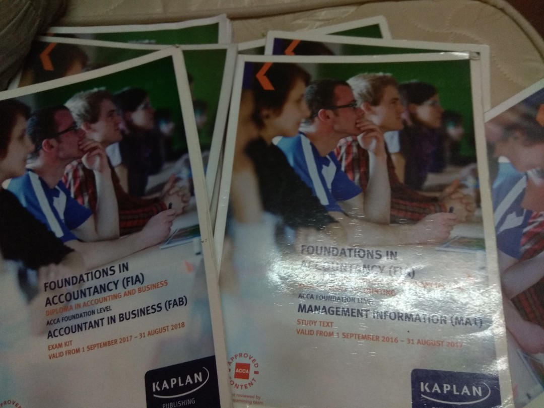 CAT Kaplan Textbook, Hobbies & Toys, Books & Magazines, Textbooks on