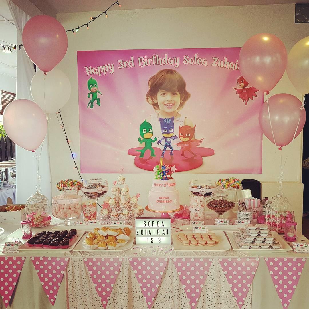 Dessert table/candy buffet (Category: Packaged & Instant Food) located in Petaling Jaya. Submitted by sarahpartypeople (Listing ID 185802487, Image 3). Description: Price starts from RM500 includes setting up, dismantling, customised table decor & themed decor props.