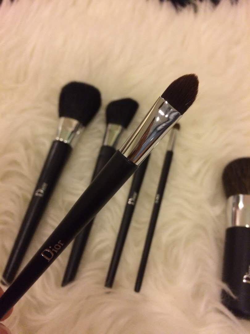 Dior Makeup Brush Set, Beauty & Personal Care, Face, Makeup on Carousell