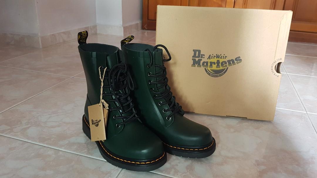 dr martens matte boots