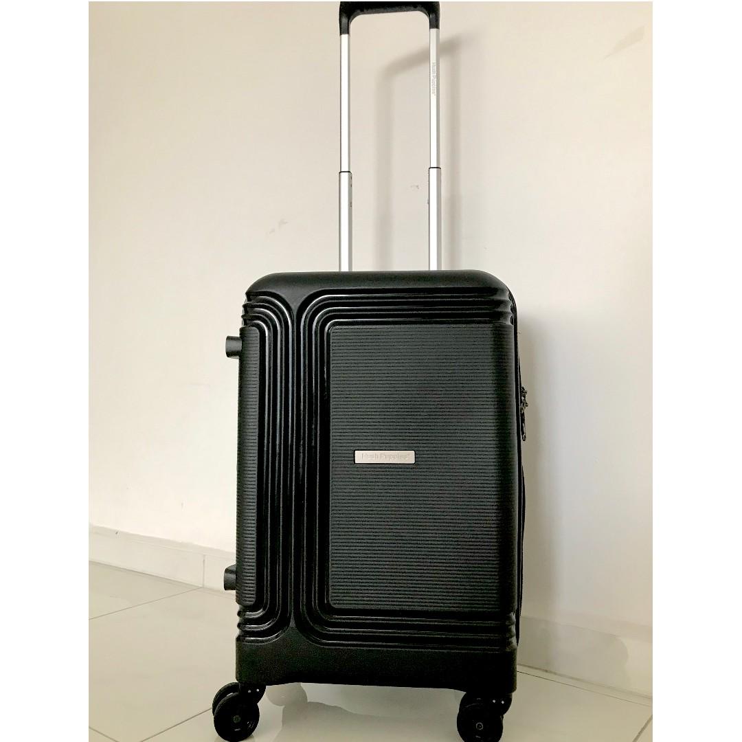 hush puppies luggage 4013