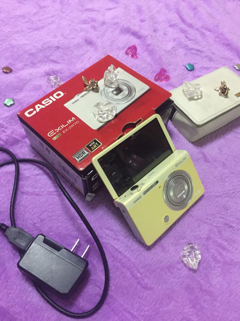 Limited Casio Exilim Vlogger’s Camera from Japan (Category: Video Cameras) located in Manila. Submitted by stefandraboutique (Listing ID 184440335, Image 1). Description: Inclusive of: •Box •Charger •Case Rfs: Decluttering MOP: BDO only (please) Meet Up: Around UST Sf: MM- 100 Provincial- 150 All products are to be cleaned and polished before giving away except for the new ones. Thank you! Enjoy shopping ✨ .
