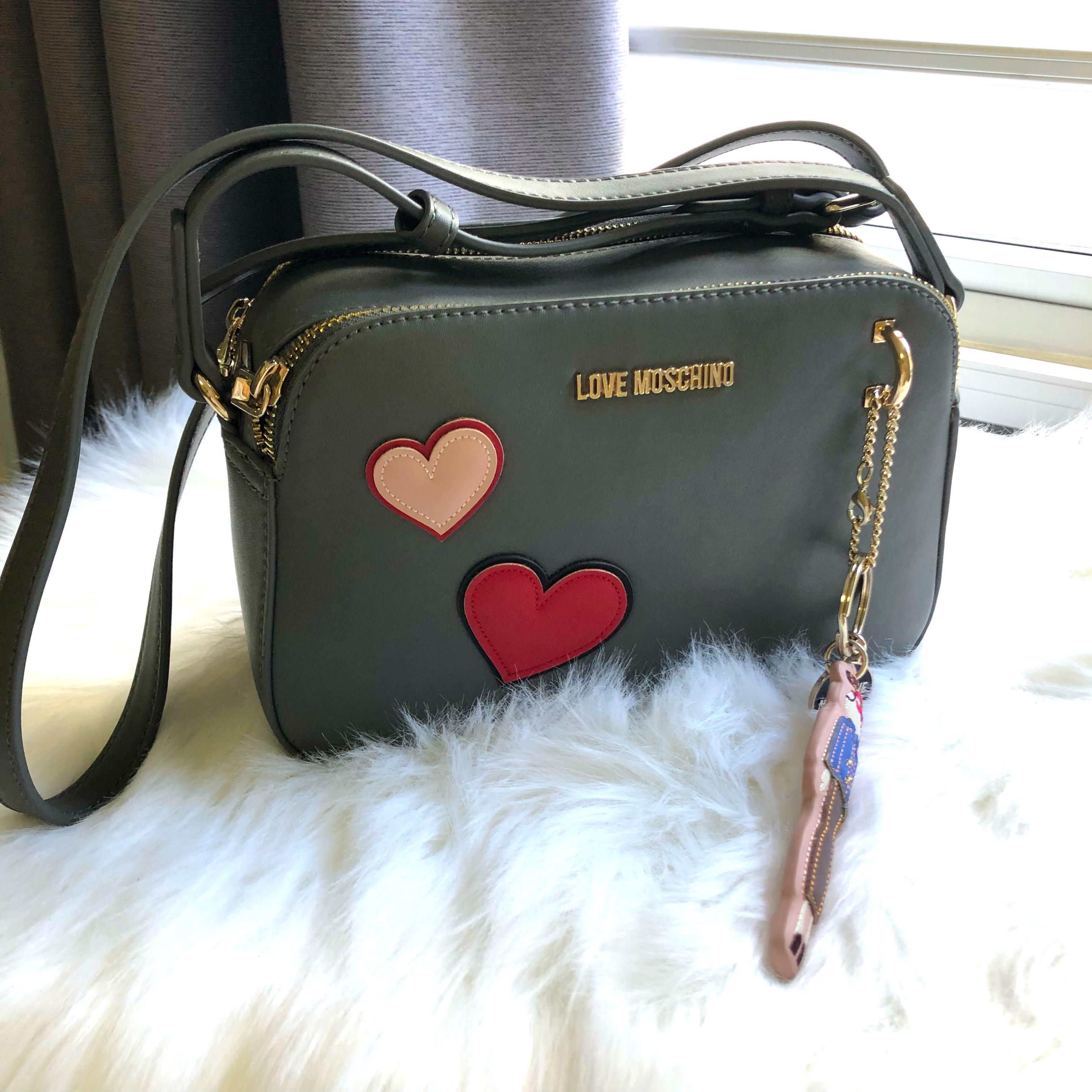 sling bag moschino