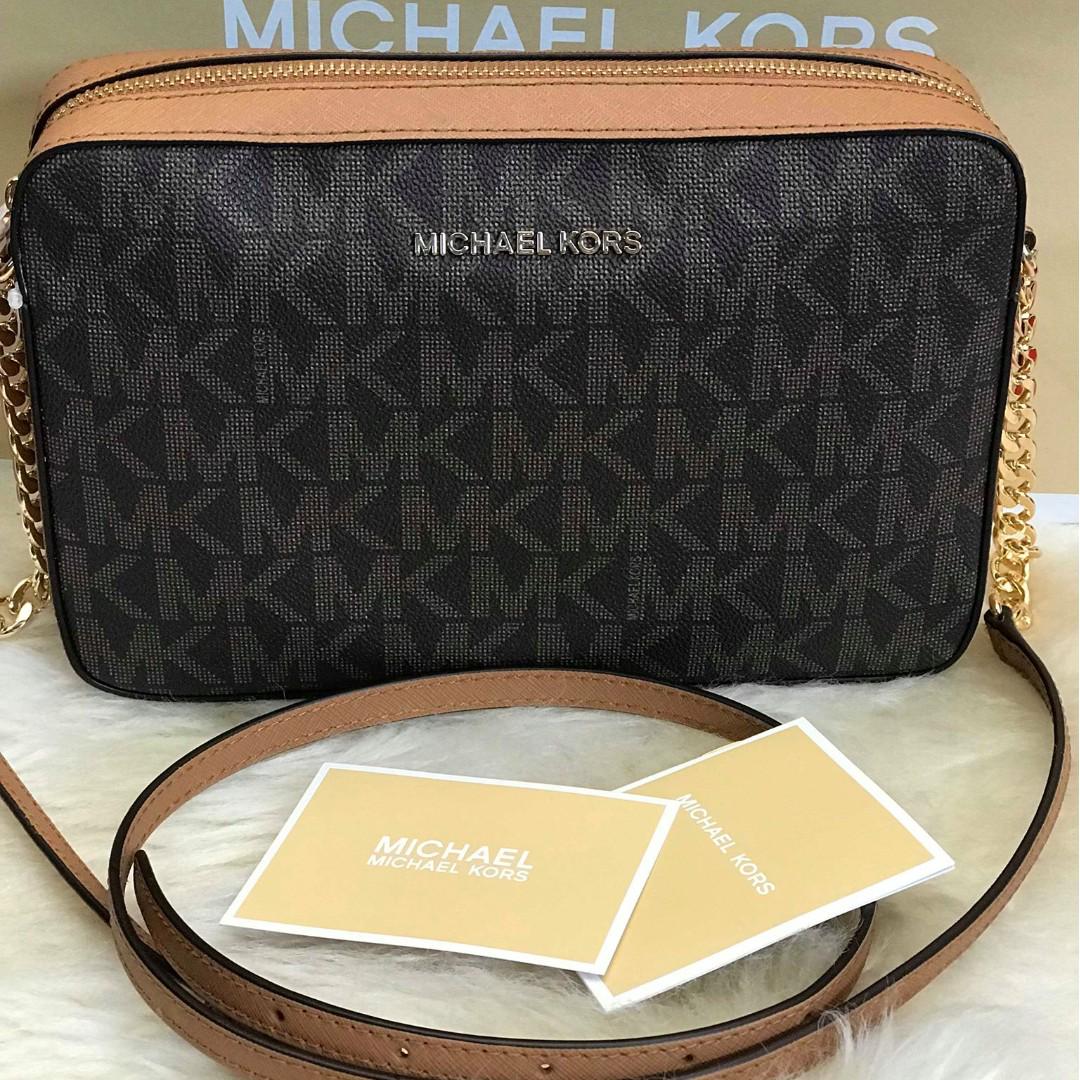 Michael Kors Jet Set Large Saffiano Leather Crossbody Bag, Women's Fashion,  Bags & Wallets, Cross-body Bags on Carousell