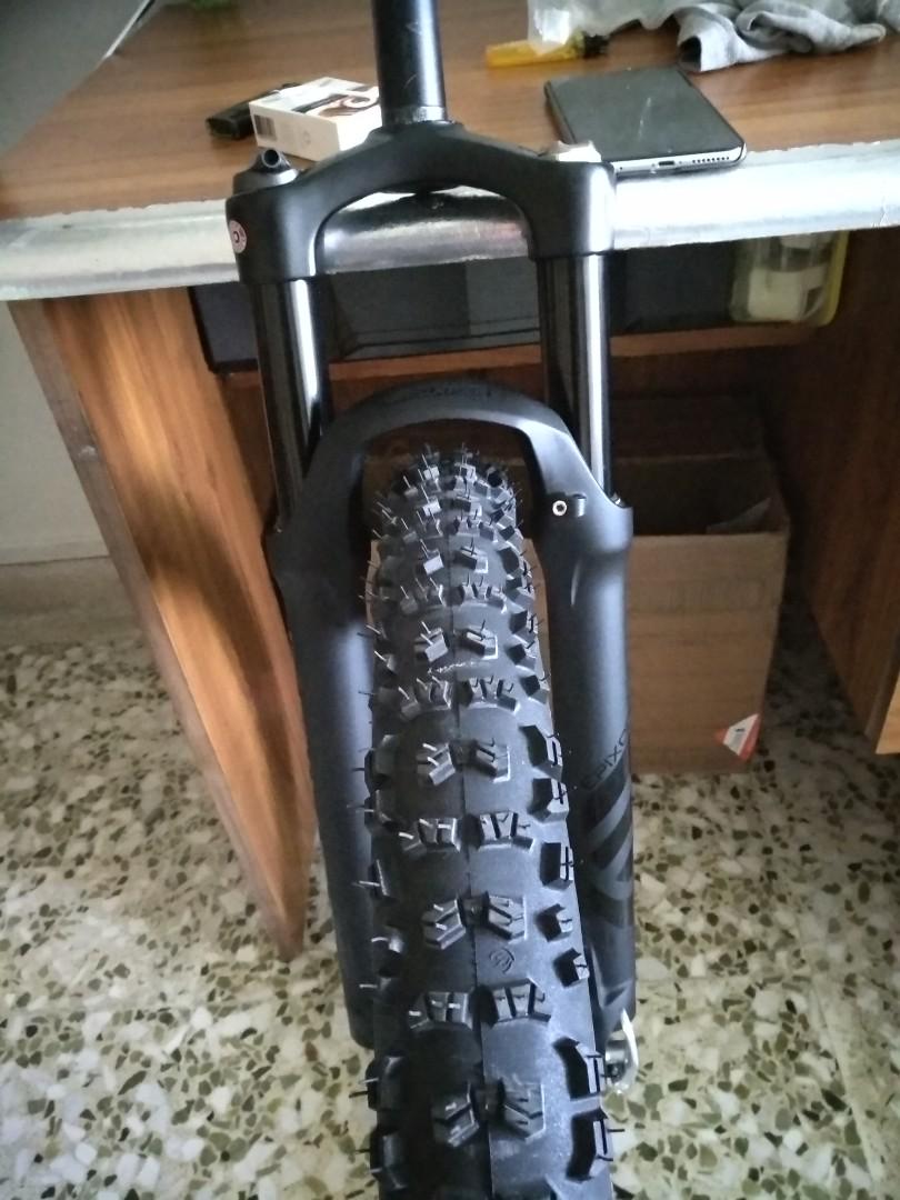 27.5 wheel discount on 26 fork
