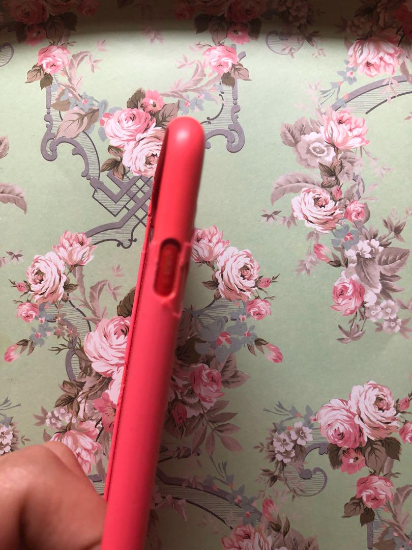 Apple iPhone 6s+ Case (Category: iPhone 6 Series) located in Quezon City. Submitted by mixedberries.ph (Listing ID 185931302, Image 3). Description: Guranteed authentic or money back Bought this for 2000+ in the U.S Condition: 6/10 (swipe photos for reference) Color: neon pink .