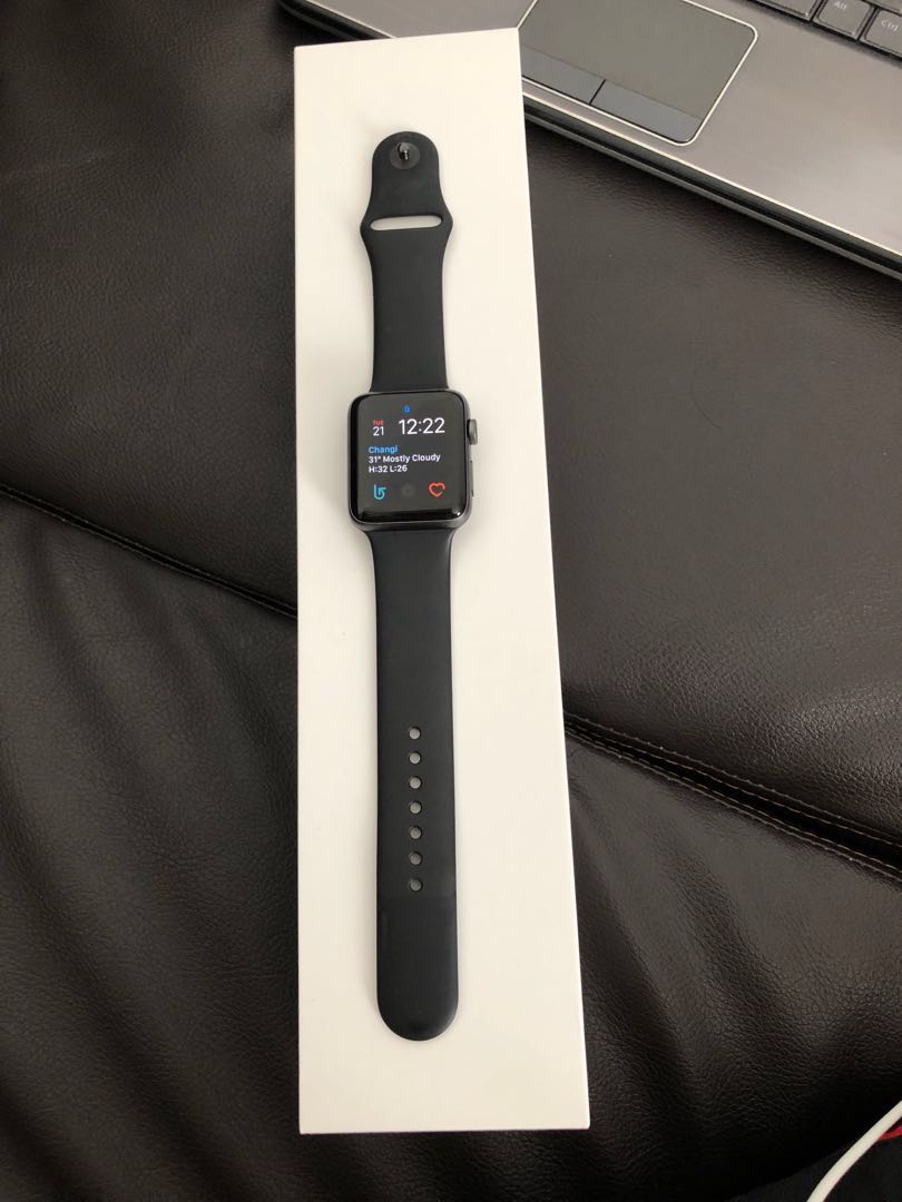 Apple Watch series 3 non cellular 42cm Mobile Phones Gadgets