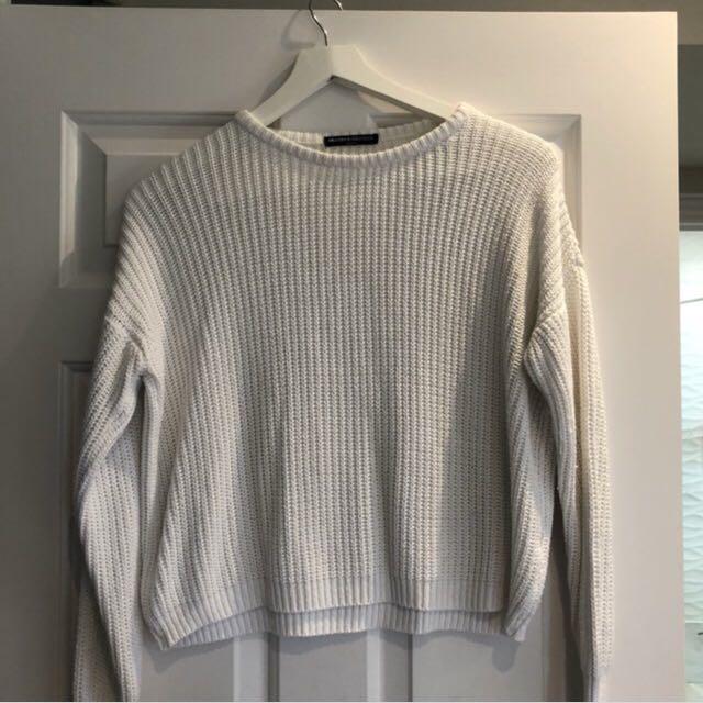 Brandy melville top bronx sweater