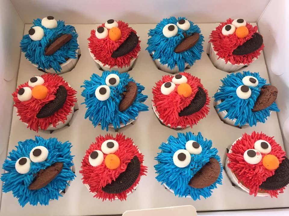 Elmo cupcake, Food &amp; Drinks, Homemade Bakes on Carousell