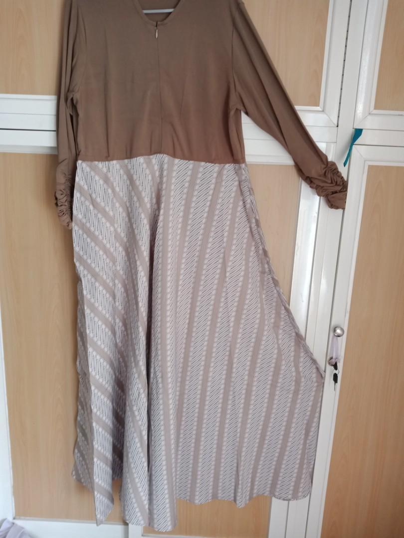 Gamis Lengan Karet Fesyen Wanita Pakaian Wanita Di Carousell Detail gamis tanpa lengan,bahan jersey korea ori daawam. gamis lengan karet