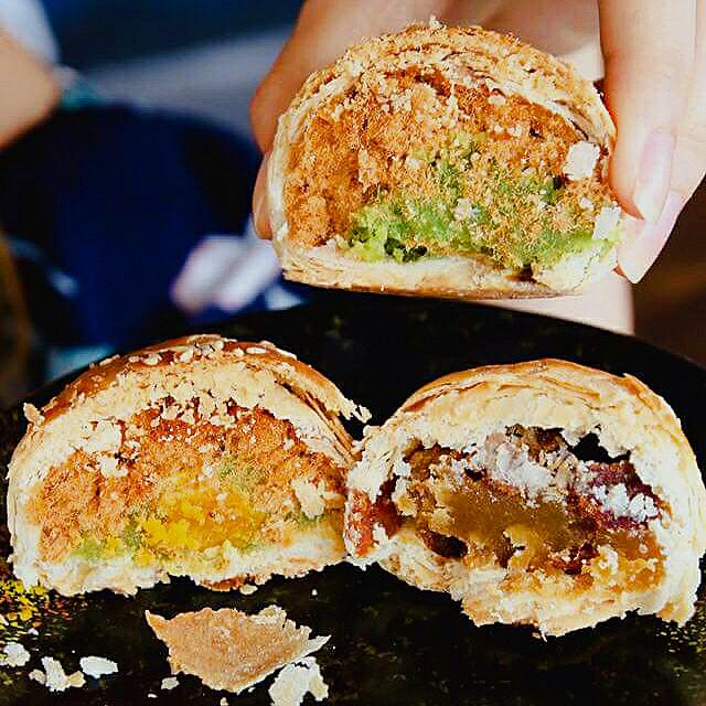 Ipoh Famous Guan Heong (Meat floss with Lotus paste), Food & Drinks