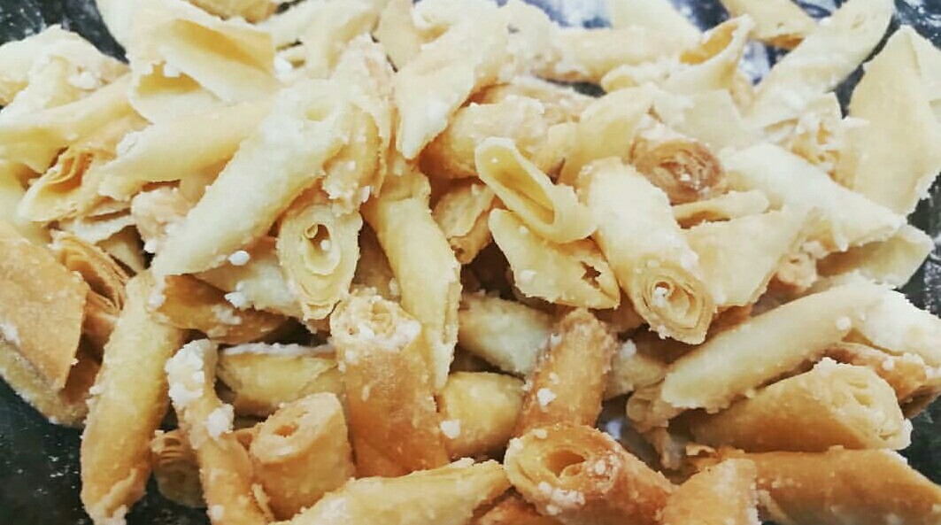 Kuih Layang Layang, Food & Drinks, Baked Goods on Carousell