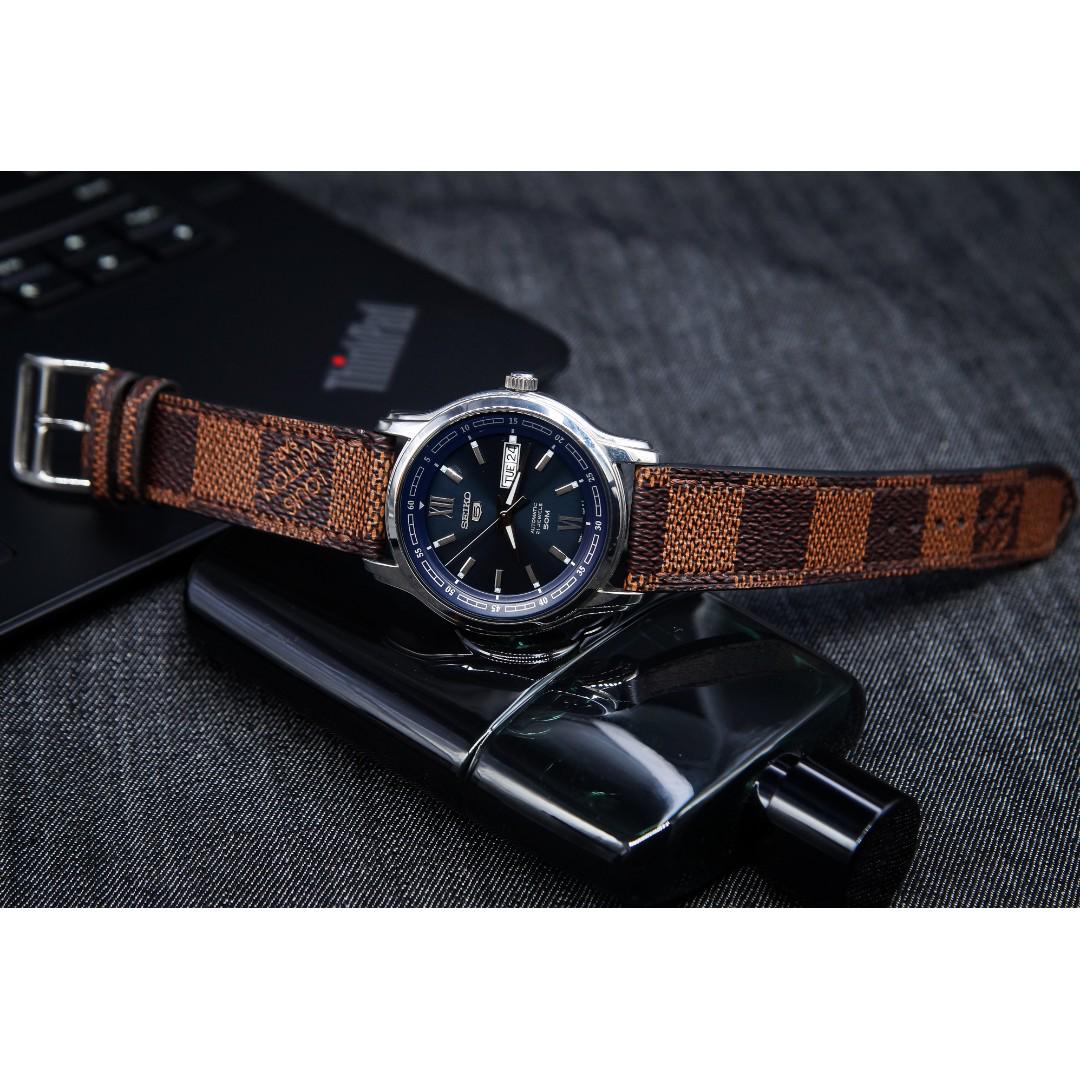 Louis Vuitton Apple Watch Band Lv Iwatch Band Lv Damier Ebene Watch Band Customized Iwatch Band Apple Watch Band 42mm 38mm Series 3 2 1 Women S Fashion Watches On Carousell These stylish apple watch bands are all bands are made from recycled louis vuitton bags and will contain variation of wear. louis vuitton apple watch band lv iwatch band lv damier ebene watch band customized iwatch band apple watch band 42mm 38mm series 3 2 1