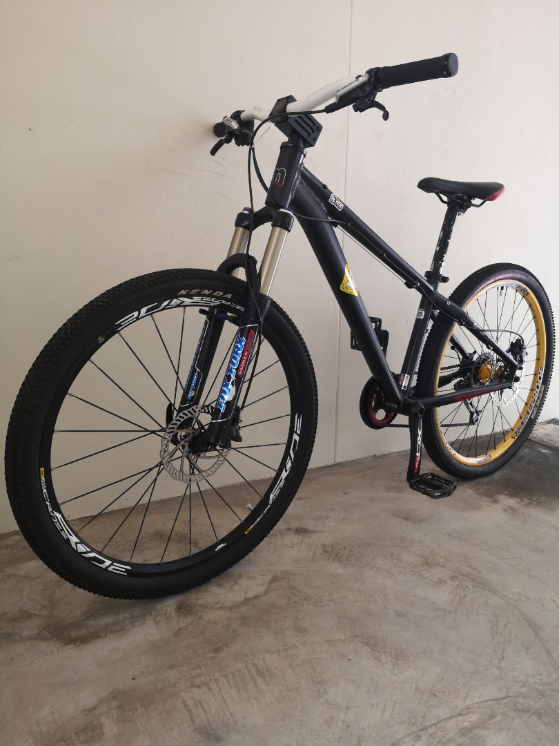 mongoose hardtail mountain bike