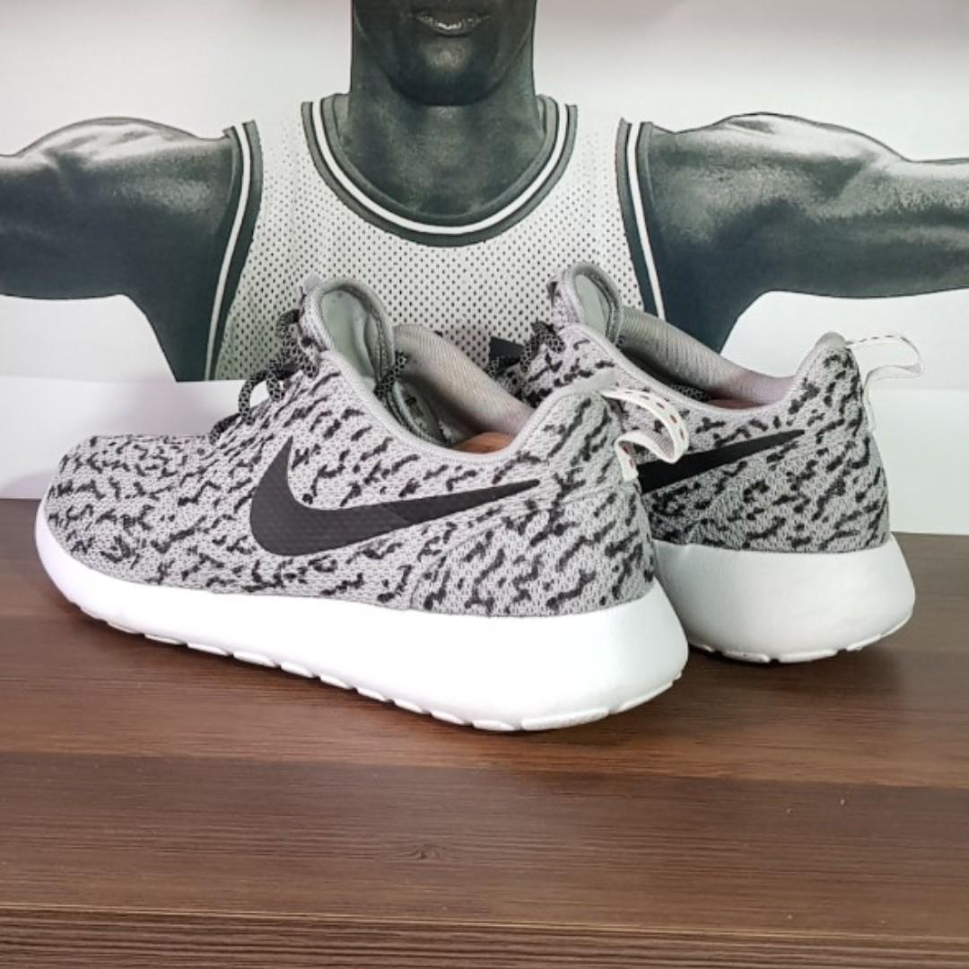 Roshe run top yeezy custom