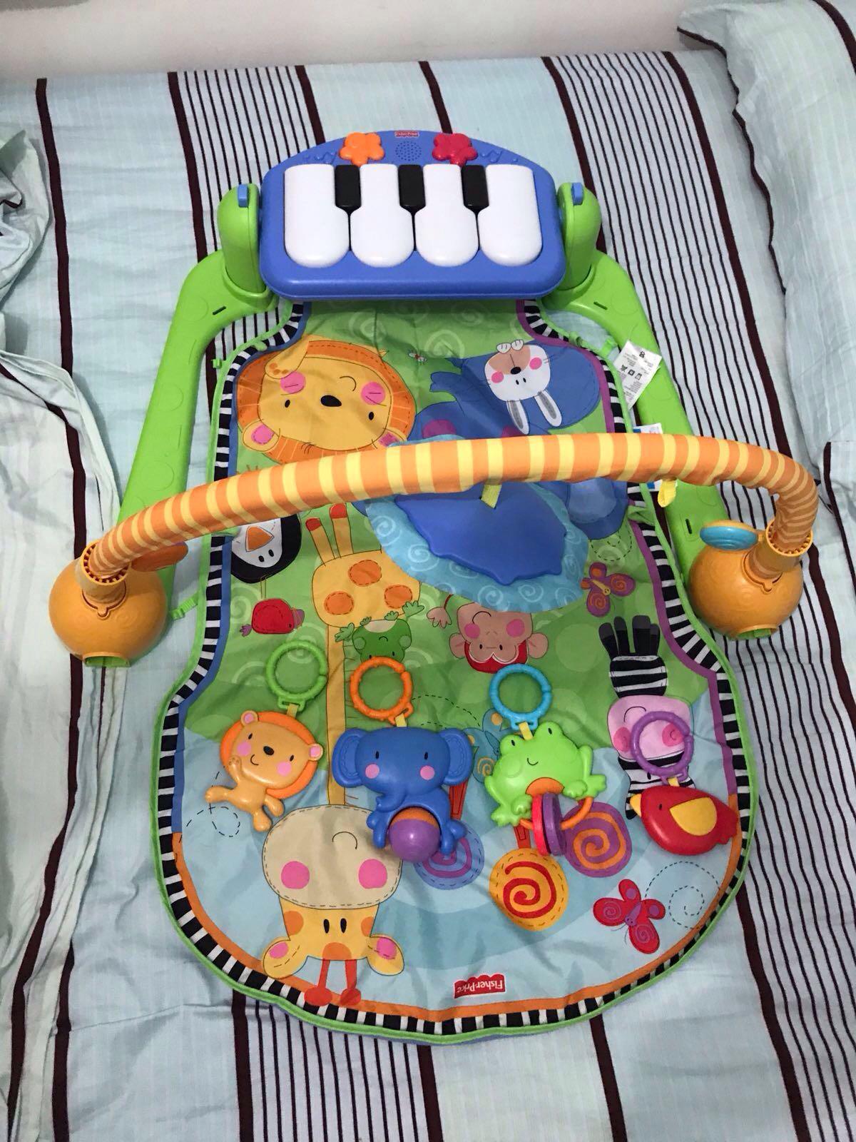 play gym piano