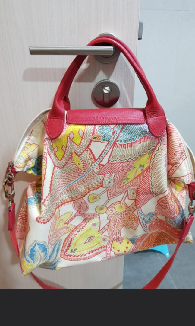 Longchamp Bag limited edition (Category: Tote Bags) located in Singapore. Submitted by cheaperthansale (Listing ID 186189366, Image 2). Description: .
