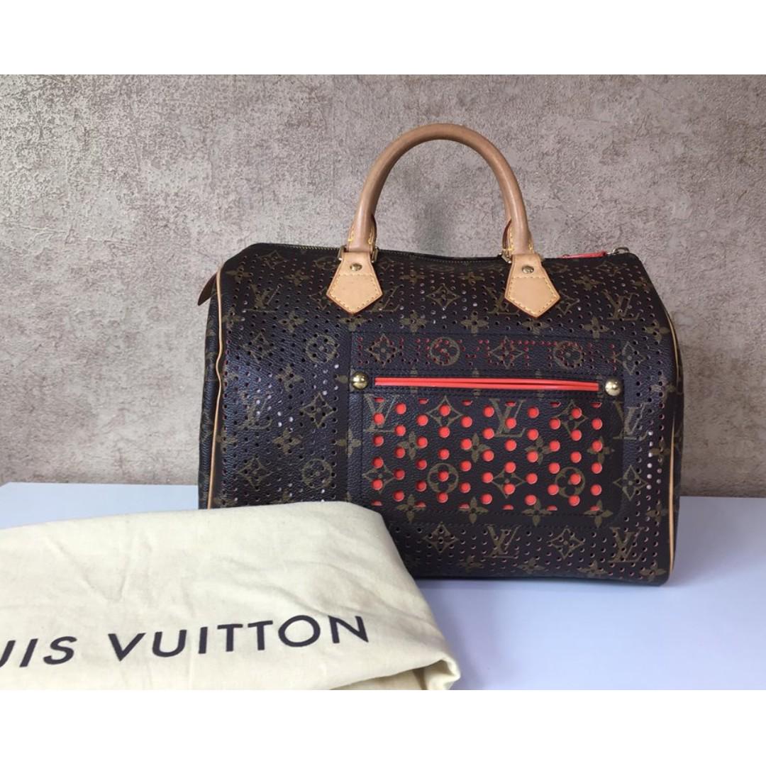 Louis Vuitton Speedy Medium, Luxury, Bags & Wallets on Carousell