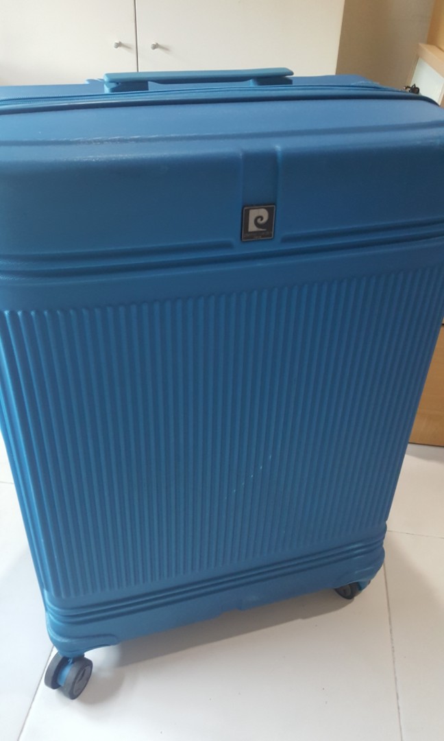 Pierre cardin 28 inch luggage Clearance